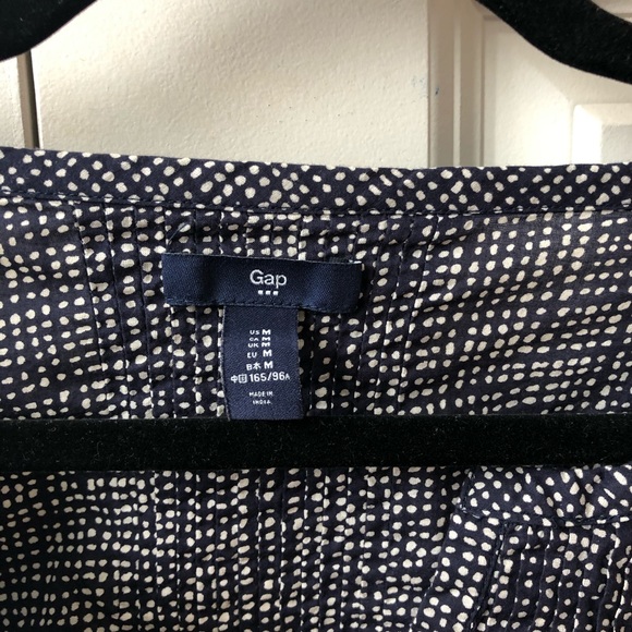 Gap top! - Picture 2 of 5